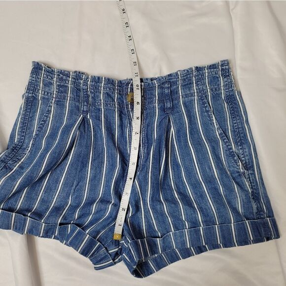 AMERICAN EAGLE striped super high waisted paper bag‎ cuffed shorts 2 - Picture 9 of 9